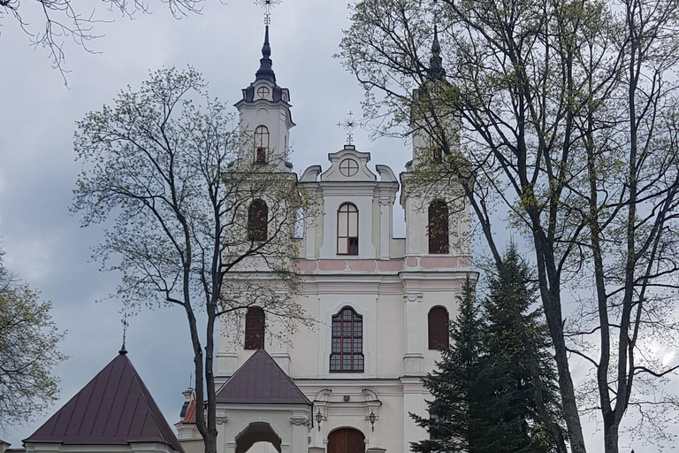 Vilnius: Verkiai Park & Green Lakes Self-guided Bike Tour