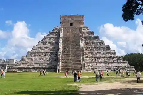 Visite de Chichen Itza : Pyramides, Cenote Ik Kil et Valladolid
