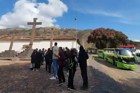 Cusco: Bus Turistico Puno Cusco con Tour y Buffet