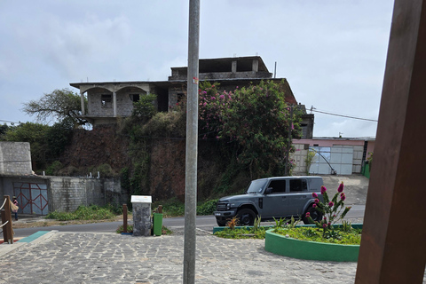 Praia: Santiago Island Tour with Airport Transfer Airport transfer luxury
