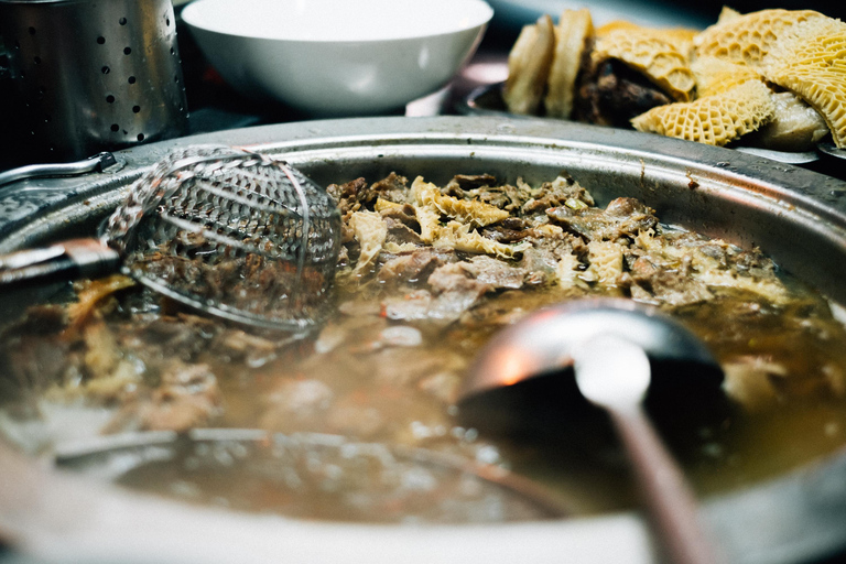 تايبيه: جولة طعام في سوق يانسان الليلي مع تذوق الأطعمة