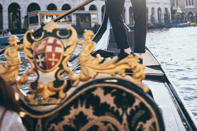 Venice: 30-Minute Gondola Ride on Grand Canal & small Canals Venice: 30-Minute Gondola Ride with Live commentary