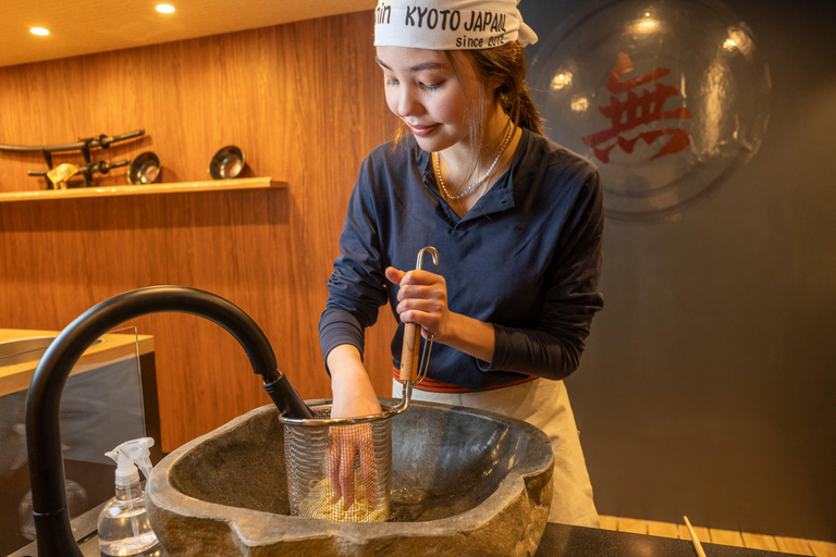 Kyoto: Pittura di ciotole di ramen e lezione di cucina Michelin