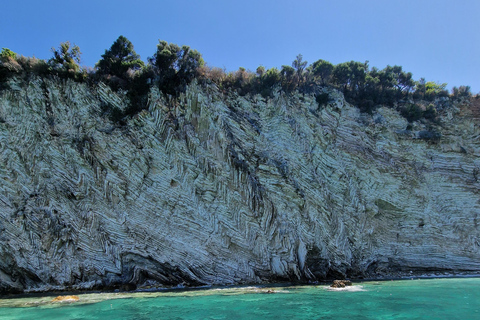 Saranda: Rejs wycieczkowy do Krorez z nurkowaniem, napojami i kąpieląSaranda: Rejs wycieczkowy do Krorez z nurkowaniem z rurką, napojami i kąpielą