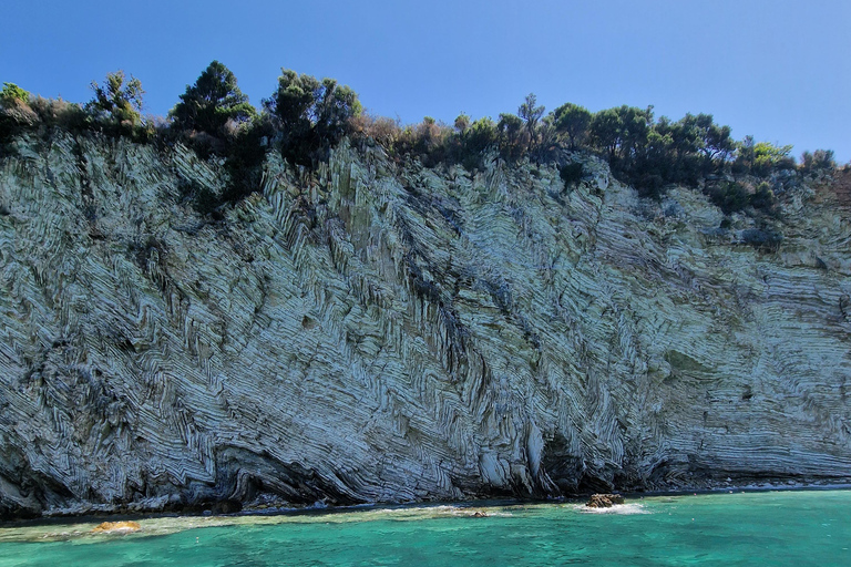 Saranda: Rejs wycieczkowy do Krorez z nurkowaniem, napojami i kąpieląSaranda: Rejs wycieczkowy do Krorez z nurkowaniem z rurką, napojami i kąpielą