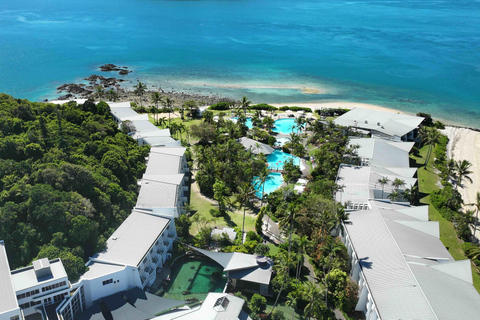 Airlie Beach: Daydream Island Sailing Trip with Snorkeling