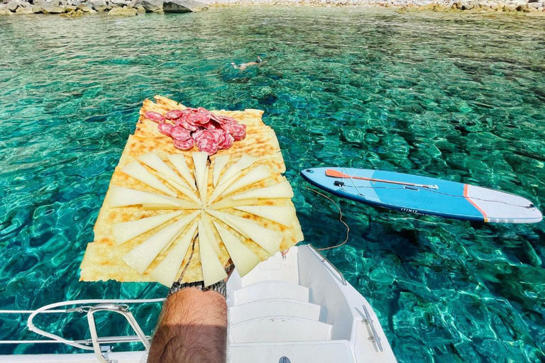 Porto Conte: Half-day catamaran tour with aperitif