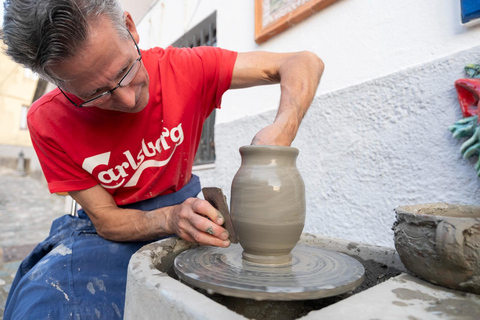 Squillace: traditional ceramic workshop with scratchboard technique Squillace: traditional ceramic workshop with sgraffito