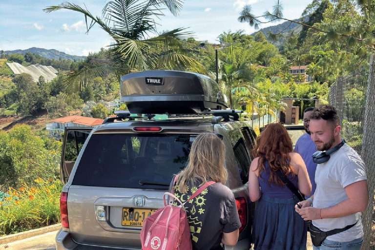 Medellín: Guatapé and Medellín City Door-to-Door Transfer Door-to-door transfer from Medellín to Guatapé.