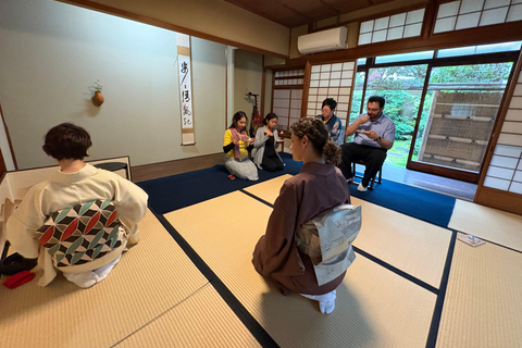 Kyoto: Casual Tea Ceremony in 100 year old Kyoto house Nederlands: Casual Tea Ceremony in 100 year old Kyoto house