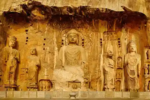 Luoyang: Shaolin Temple and Longmen Grottoes Day Trip