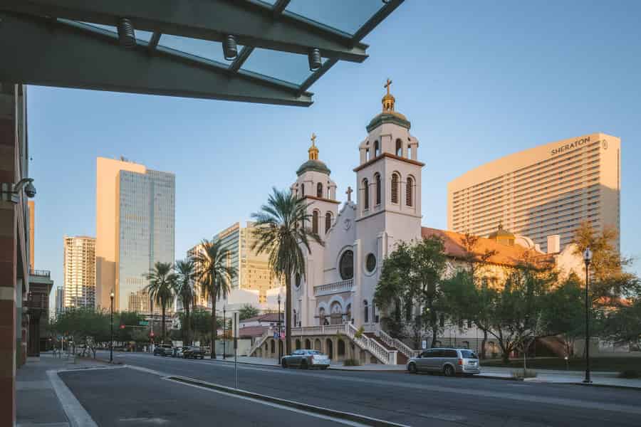 Van-Tour zu Geschichte & Highlights im Stadtzentrum von Phoenix – 10:00–13:00 Uhr. Foto: GetYourGuide Van-Tour zu Geschichte & Highlights im Stadtzentrum von Phoenix – 10:00–13:00 Uhr. Foto: GetYourGuide