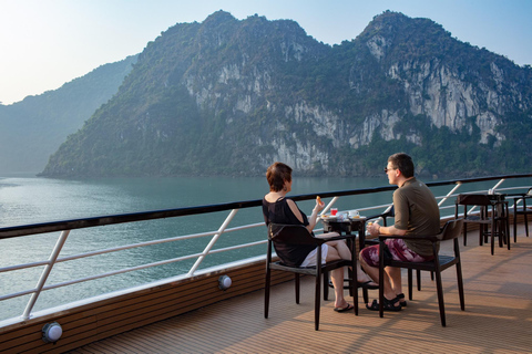 Halong Scarlet Pearl Cruise 2 dagen &amp; BalkonkajuitVanuit Hanoi: Halong Scarlet Pearl Cruise 2 dagen all inclusive