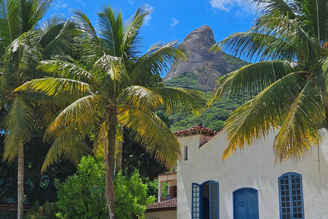 Paraty: Mamangua's Sugarloaf Hike with taxiBoat and transfer