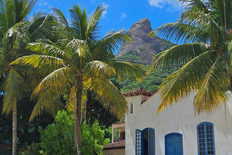 Paraty: Mamangua's Sugarloaf Hike with taxiBoat and transfer