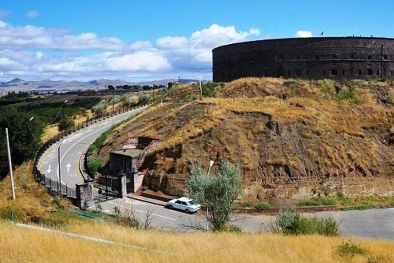 Private Day Trip From Yerevan to Gyumri