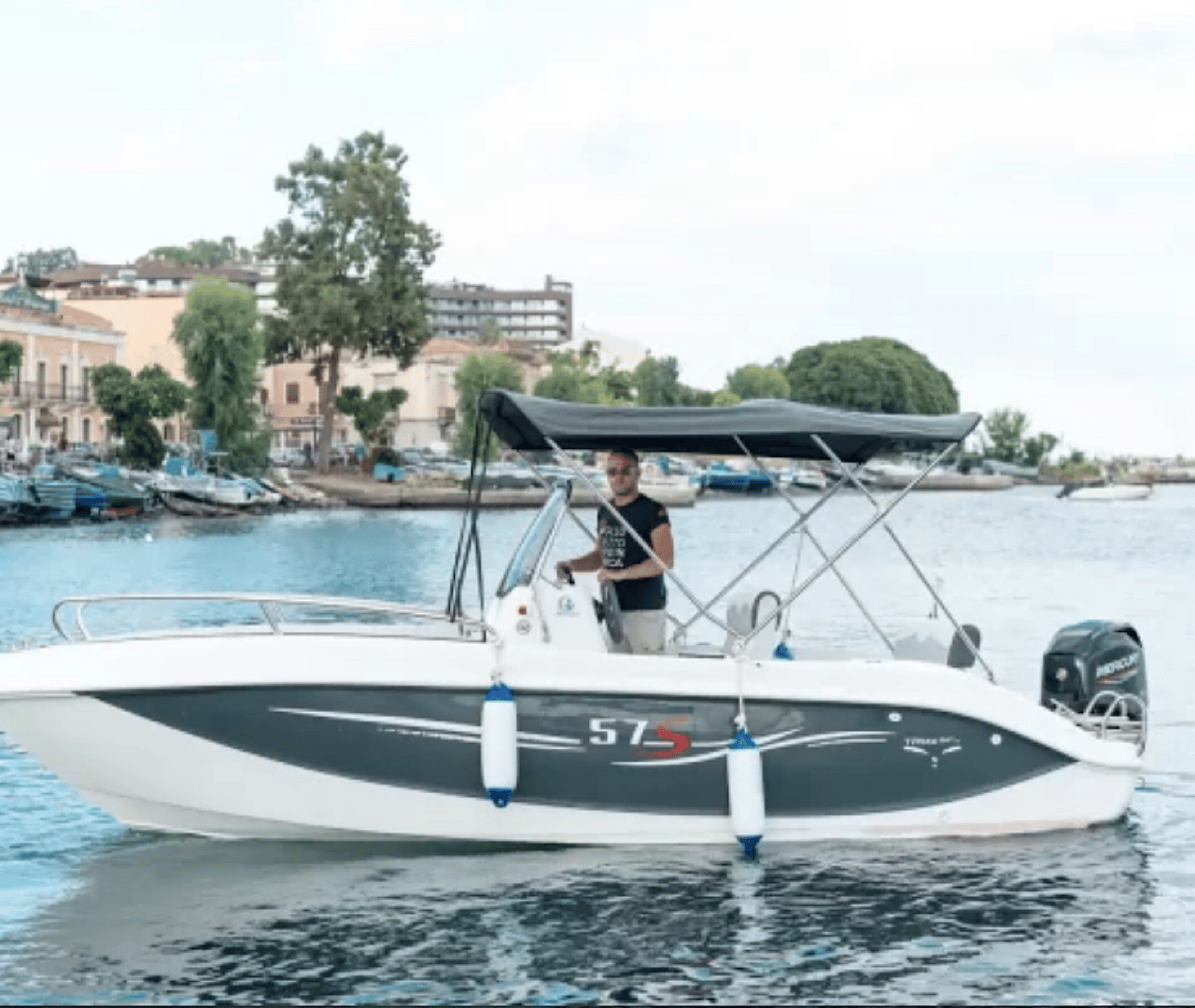 Miete die Barca 57s Serenity und erkunde den Äolischen Archipel