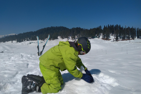 Tatra Mountains: Zakopane Private Ski Tour with Instructor Krakow: Instructor lead Ski Tour - Tatra Mountains