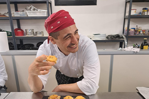 佛罗伦萨：意面制作课程，含晚餐、葡萄酒和... 唱歌！佛罗伦萨：意面制作课程，含晚餐、葡萄酒...还有歌唱！