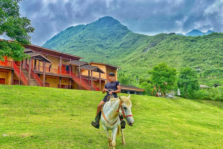 3-Day Deluxe Ha Giang Loop to All Highlights, Stay Resort 4* Tour with 2-way Limousine Tickets included