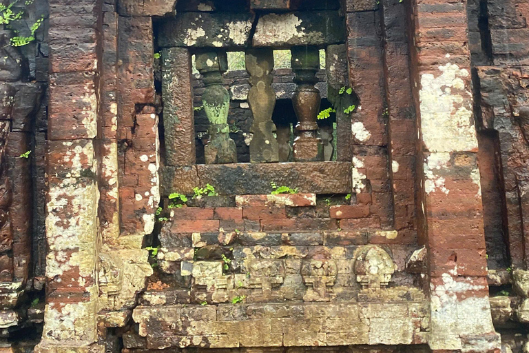 Hoi An: My Son Sanctuary Sunrise Tour with Breakfast