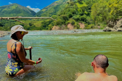 Medellín: Horseback Riding, Glamping, & Finca 360° view Stay