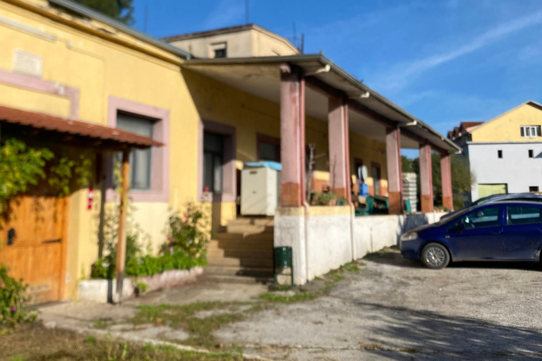 Da Tirana-RAKI E DEGUSTAZIONE DI VINO IN LIBRAZHD