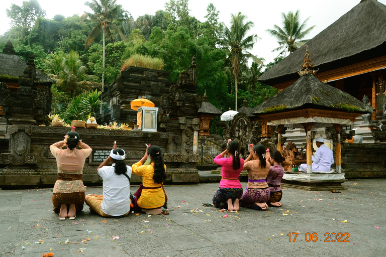 Tirta Empul : Balinese Home & Sacred Melukat Purification