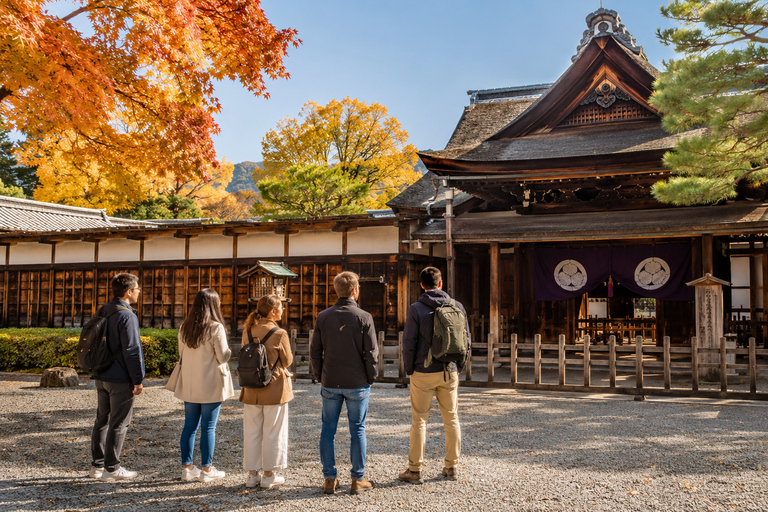 Takayama: Private Old Town, Temples & Autumn Colors Walk