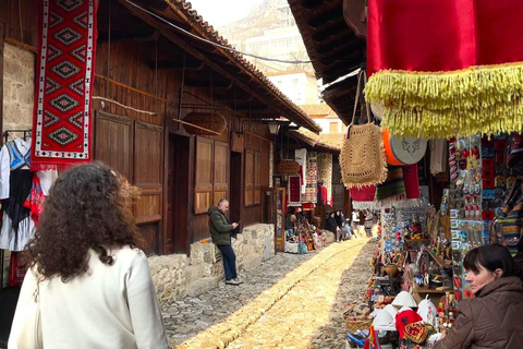 Depuis Tirana : Excursion d'une demi-journée à Kruja et entrée au musée Skanderbeg