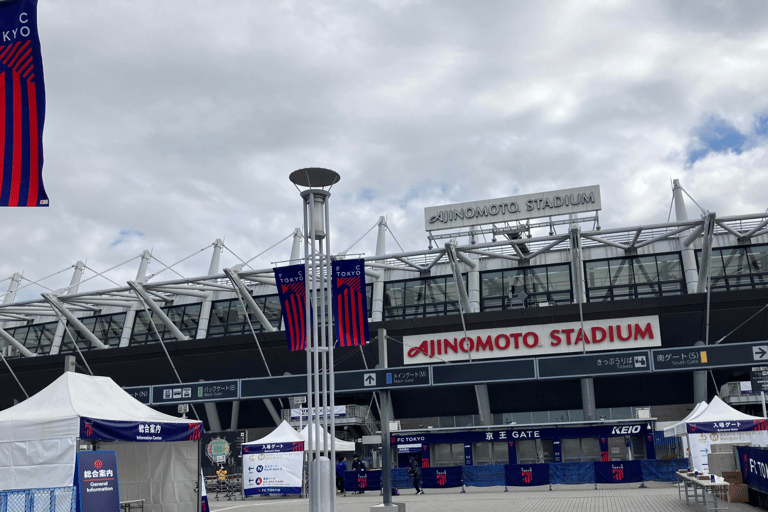 Tokio: Mecz piłki nożnej FC TOKYO na stadionie AjinomotoStrona główna kibica
