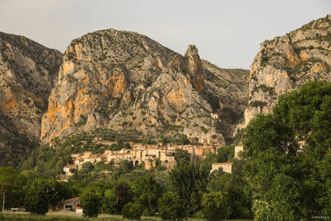 Alpes salvajes, Cañón del Verdon, pueblo de Moustiers, campos de lavanda