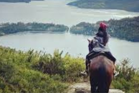 Sunset Horseback Ride in Villa Llanquin, Bariloche