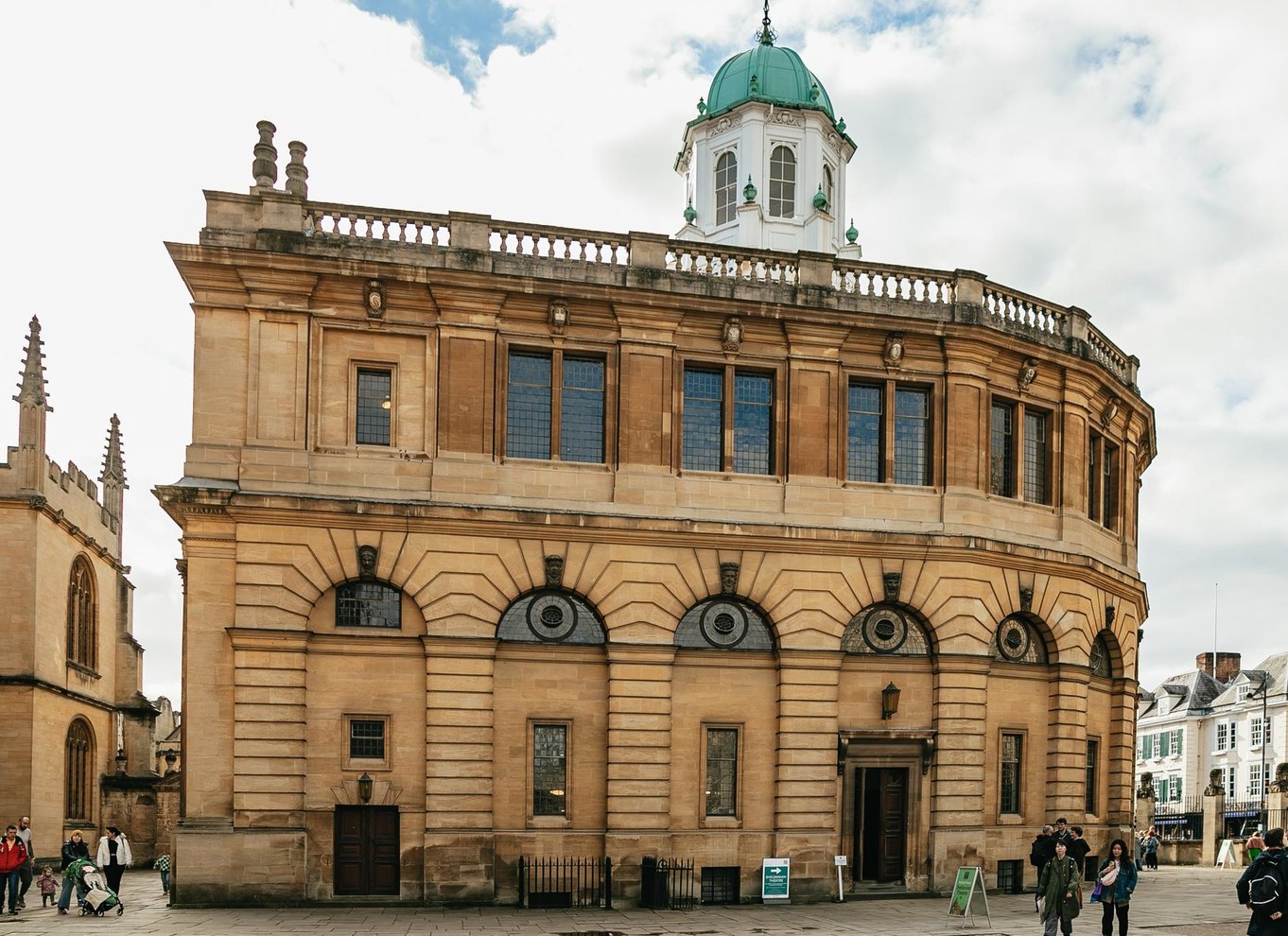 Oxford: Universitets- og byrundvisning med alumne-guide