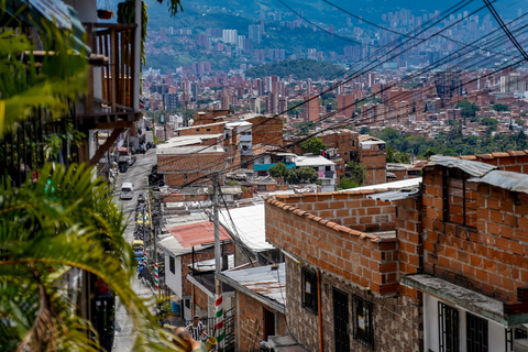 ميديلين: درس طهي إمبانادا مع طاهٍ محلي في كومونا 13