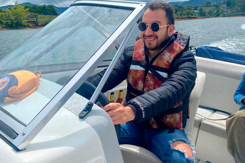 Van Guatape: Pablo Escobar Mansion, Paintball &amp; boottocht