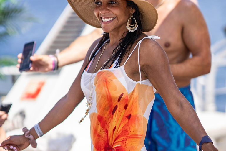 Ibiza: Formentera Sunset Boat Part with Drinks and Food Full Day Pass at Ibiza Boat Club (Early Bird Phase 2)