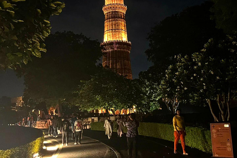 Nova Délhi: Tour noturno em Délhi - 4 horasNova Delhi: carro + guia de turismo