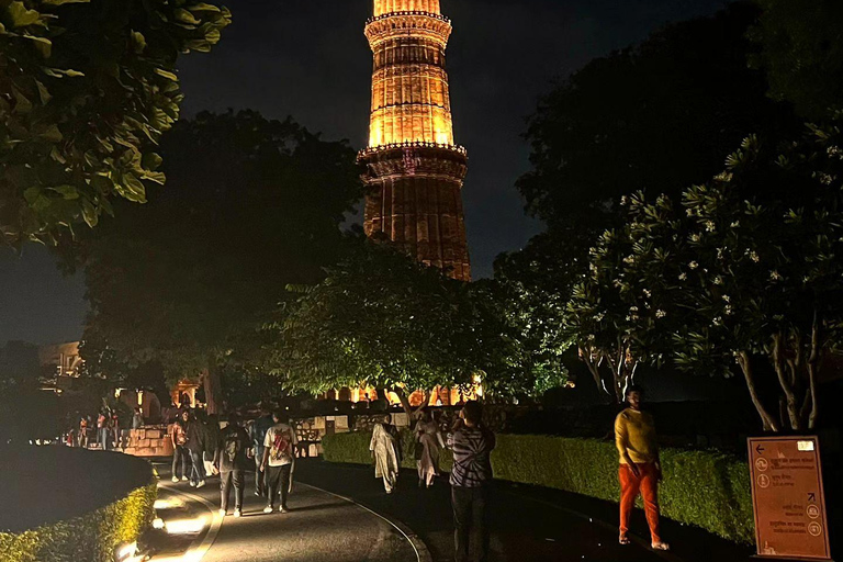 Nova Délhi: Tour noturno em Délhi - 4 horasNova Delhi: carro + guia de turismo