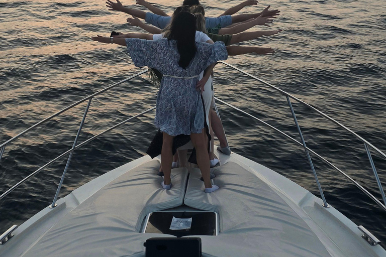 Porto: Luxury Yacht Tour of the 6 Bridges and Douro Estuary Sunset Tour