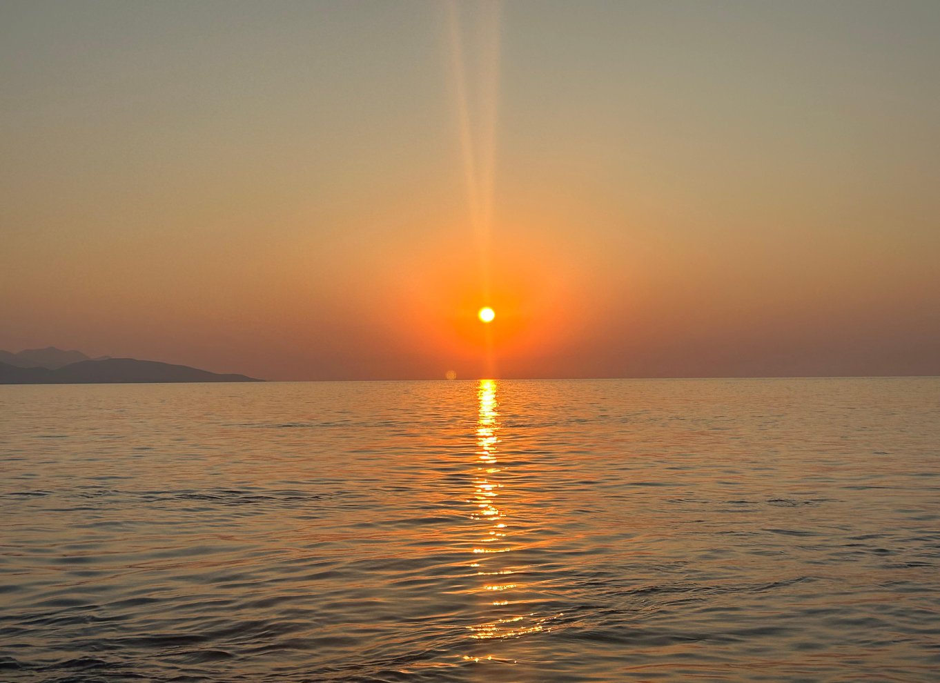 Heraklion: Dia Island Sunset Boat Tour med middag