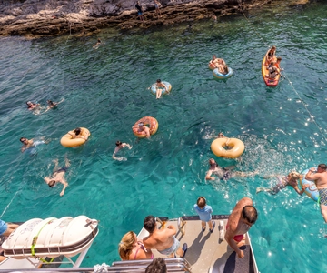 Split: Cruzeiro por Hvar, Brač e Pakleni com almoço e bebidas
