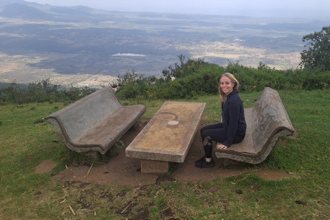 نيروبي: جولة مشي طويلة بصحبة مرشدين في تلال نغونغ مع حبل انزلاق اختياري
