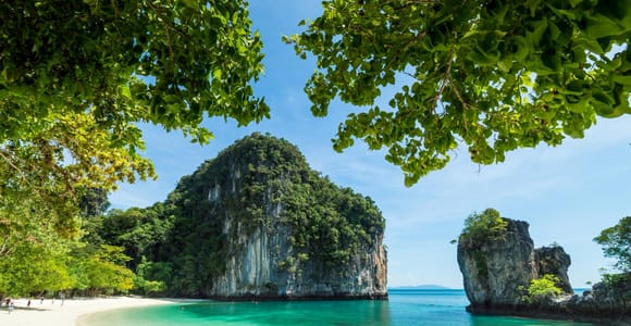 Krabi: Hong Island Longtail Boat, Pickup, Snorkeling & Lunch