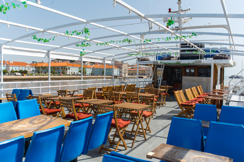 Lisbonne : Croisière du Nouvel An sur le fleuve Tage avec DJ en direct