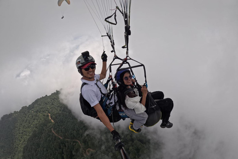 Kathmandu/Chandragiri : A Himalayan Paragliding Experience