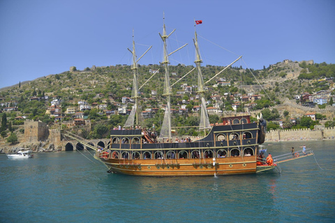 Alanya: Passeio de barco pirata com traslado opcional e almoçoAlanya: Passeio de barco pirata com ponto de encontro