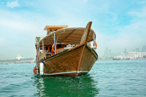 Doha: Sonnenuntergang/Serenade, traditionelle Dau-Bootsfahrt, Dinner-BootsfahrtLuxuriöse Dinner-Bootsfahrt mit Pick &amp; Drop-Service