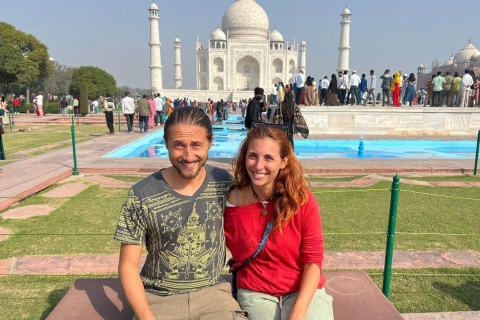 Z Delhi: nocna wycieczka do Taj Mahal i Agry ze śniadaniemWycieczka z samochodem, przewodnikiem i biletami wstępu
