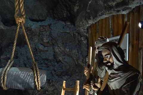 Krakow: Private City Tour & Wieliczka Salt Mine Visit Krakow: City Tour & Wieliczka Salt Mine Visit(Group)